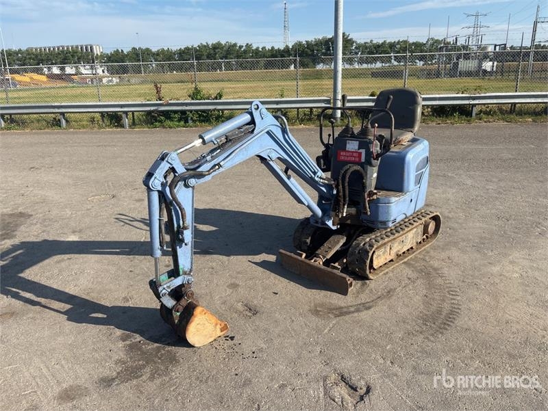 Kobelco SK008