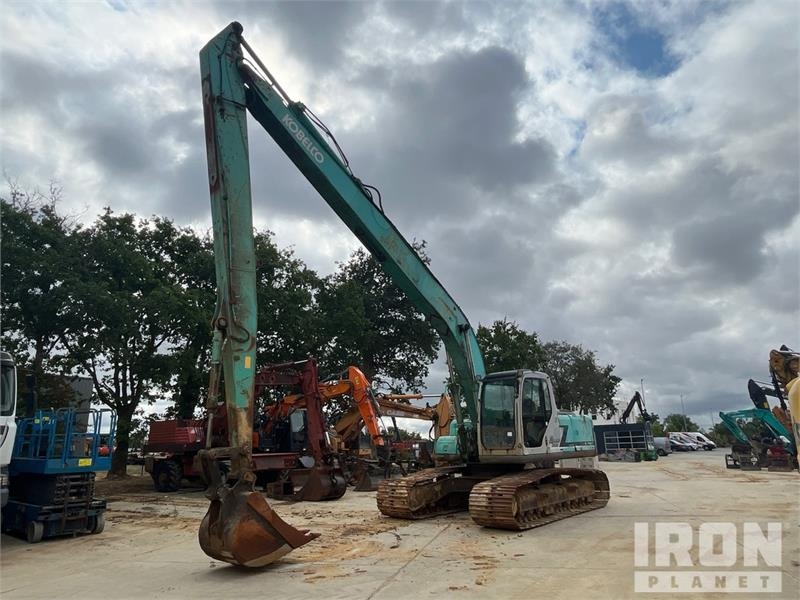 Kobelco SK210
