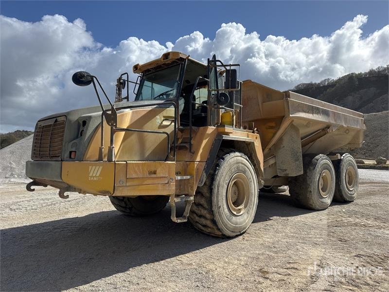 Komatsu HM400-3