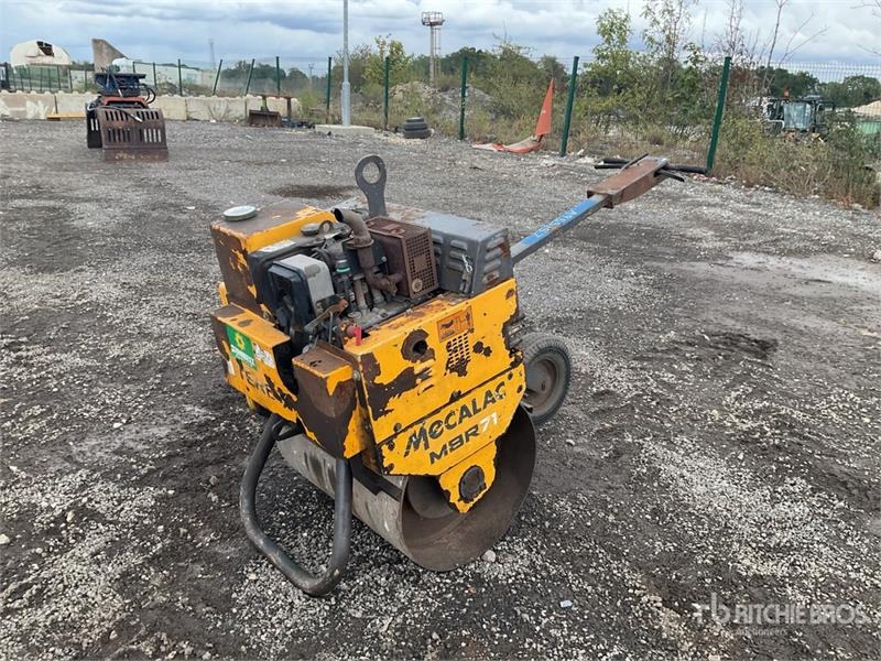 Rouleau compacteur Mecalac MBR71 — occasion