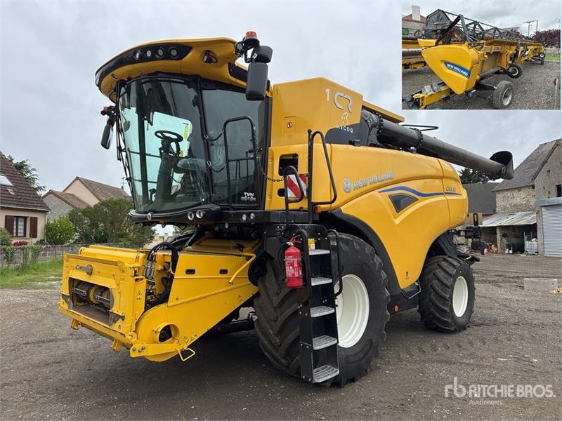New Holland CR9.90