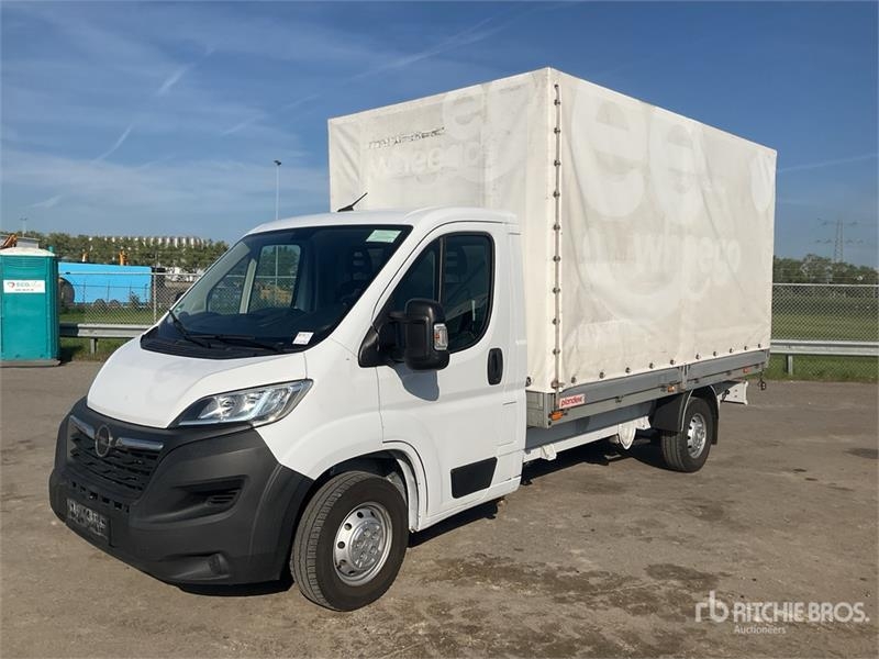 Camion PLSC Opel Movano 2.2 4x2 Curtain Side — occasion 2022, 54 118 h