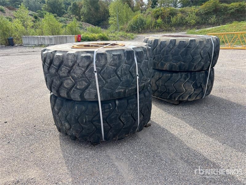 Pneu, roue et jante Qte De 4 Roues Qty Of 4 Wheels — occasion
