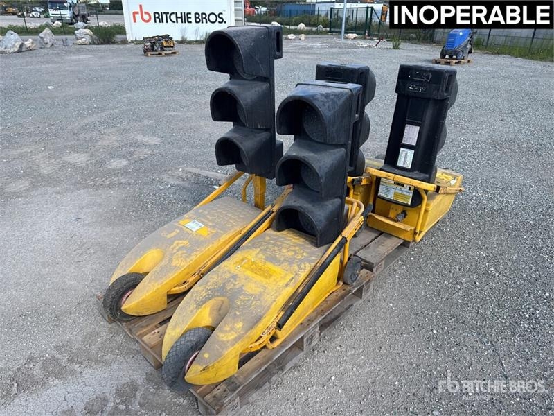 Qte De Feux Tricolores Qty Of Traffic Light (Inope