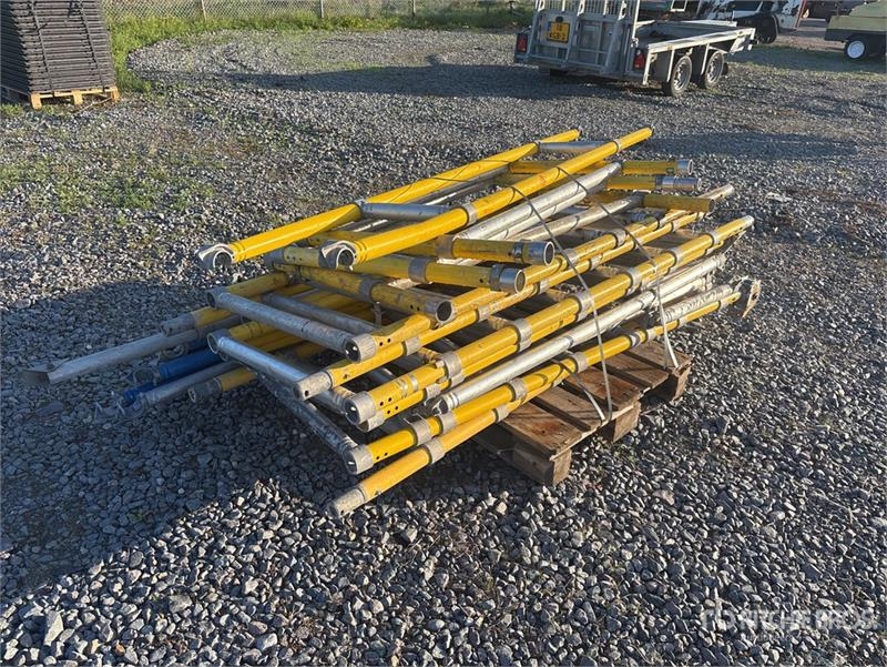 Échafaudage Quantity of (4) Instant INS205 DW G-Rail Frame 0.7 — occasion