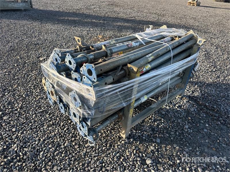 Échafaudage Quantity of (47) Instant A300 Steel Prop Scaffoldi — occasion