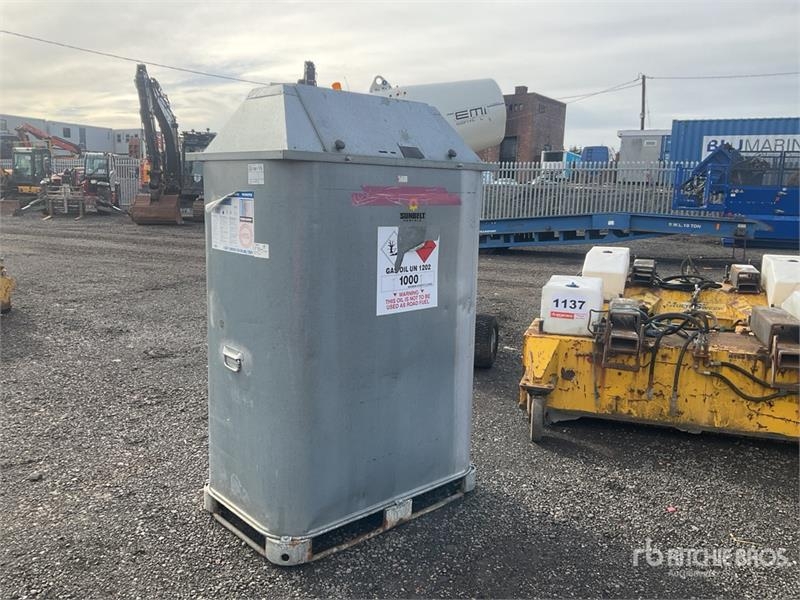 Réservoir de carburant Schutz 900 L Skid Mounted Steel Fuel Tank — occasion