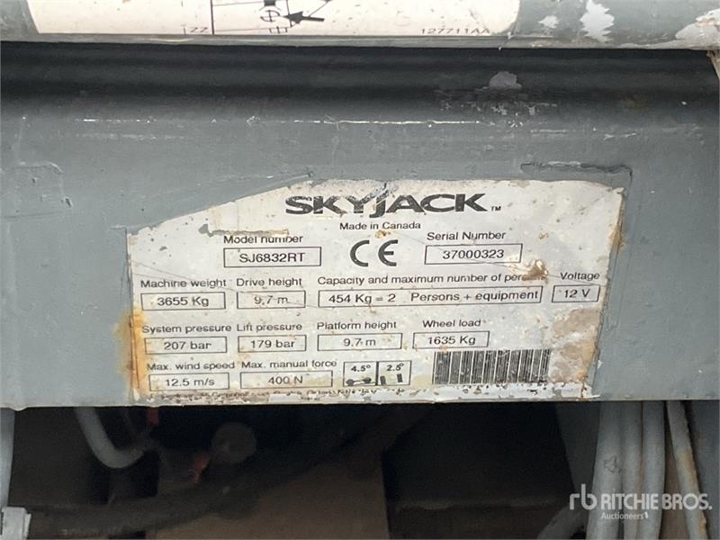 Nacelle à ciseaux SkyJack SJ6832 RT — occasion, 3 980 h