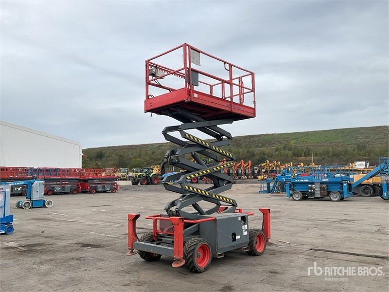 Nacelle à ciseaux SkyJack SJ6832 RT — occasion, 2 262 h
