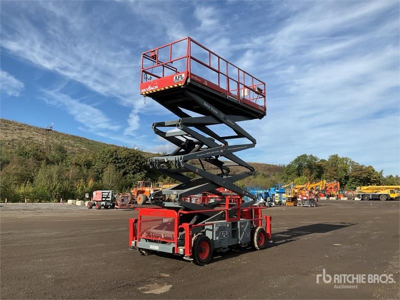 Nacelle à ciseaux SkyJack SJ9250RT 4x4 Diesel — occasion 2016, 2 488 h