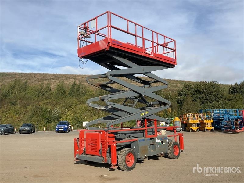 Nacelle à ciseaux SkyJack SJ9250RT 4x4 Diesel — occasion 2015, 1 412 h