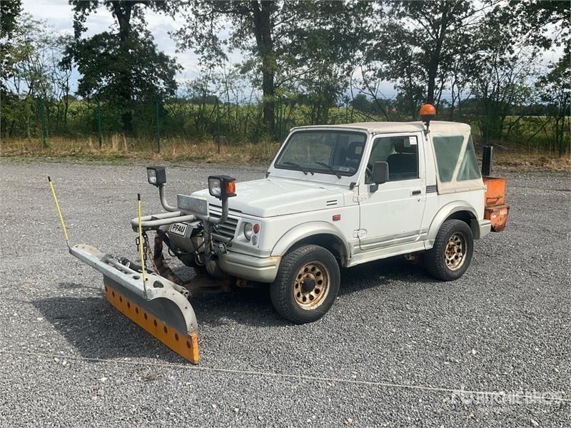 Suzuki Samurai