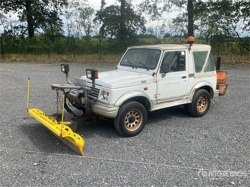 Suzuki Samurai