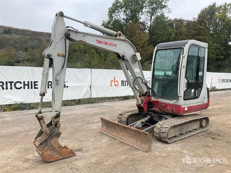Mini-pelle Takeuchi TB135 — occasion 2005, 5 765 h