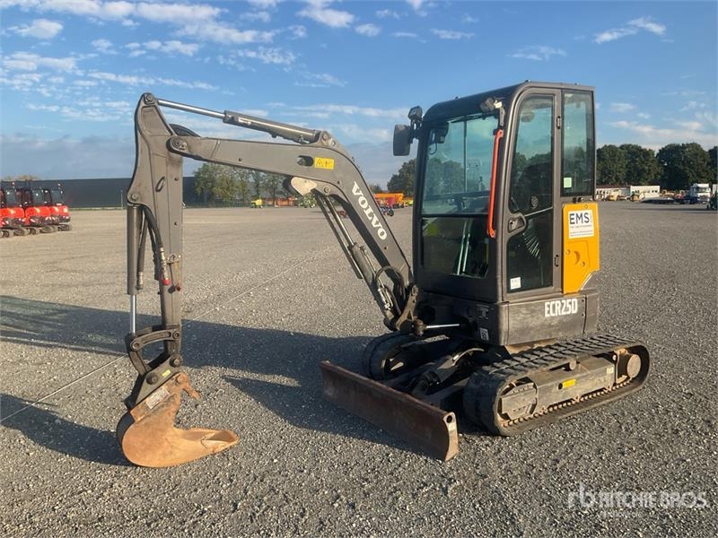 Mini-pelle Volvo ECR25D Mini — occasion 2022, 1 608 h