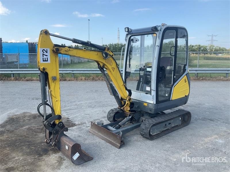 Mini-pelle Wacker Neuson ET18 Mini — occasion 2013, 2 453 h