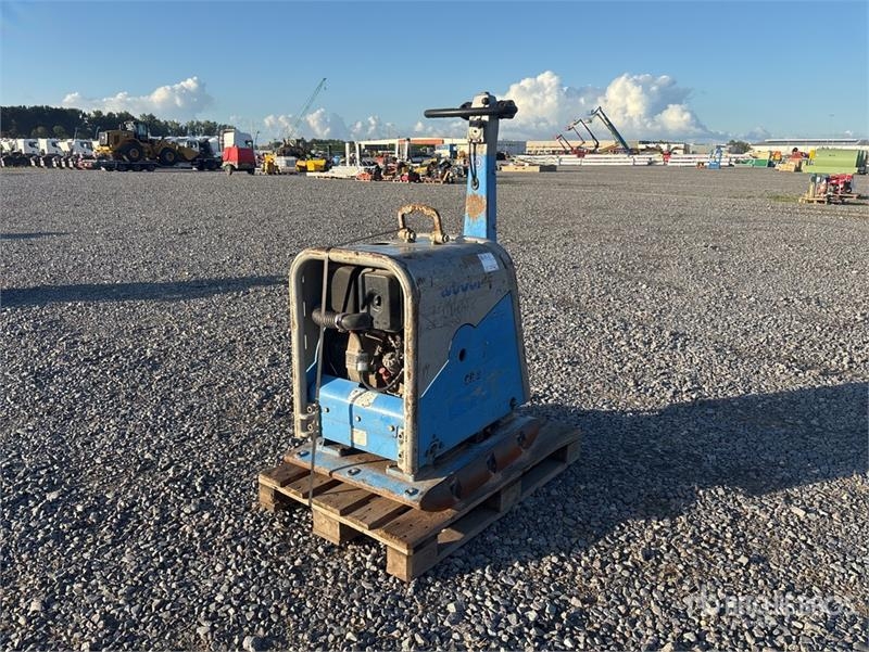 Plaque vibrante Weber CR8 Vibratory Plate Compactor — occasion 2012