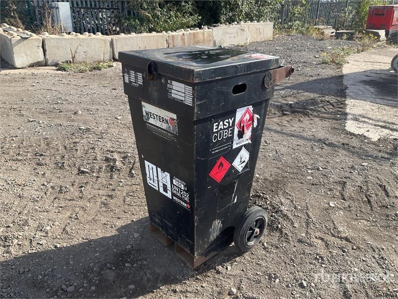 Réservoir de carburant Western ECW105 105 L Portable Steel Diesel Fuel Tank — occasion 2014