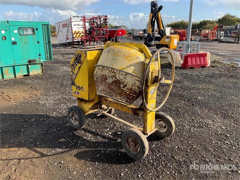 Bétonnière Winget WG100 Portable Concrete Mixer — occasion 2015