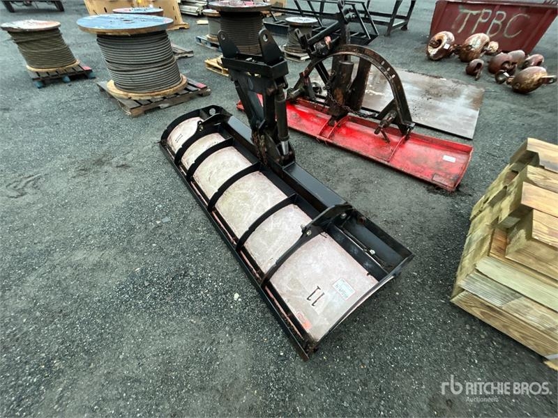 Chasse-neige 8 ft Snow Plow — occasion