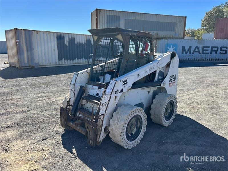 Chargeuse compacte Bobcat S220 — occasion 2004, 4 715 h