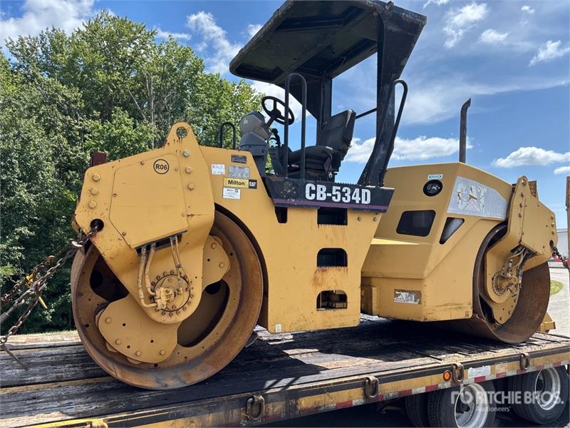 Rouleau tandem Caterpillar CB-534D — occasion 2004