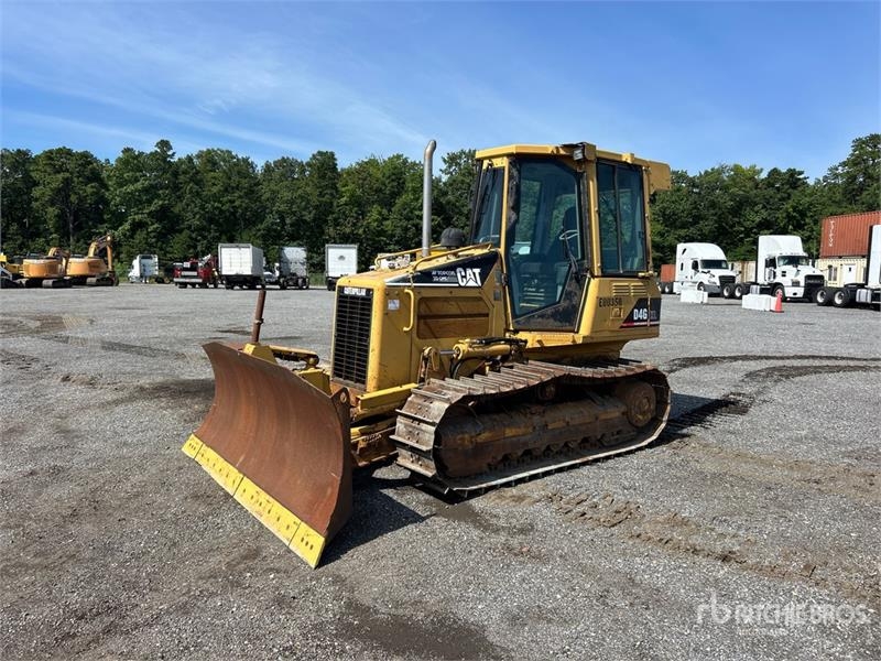 Bulldozer Caterpillar D4G XL — occasion 2005, 7 437 h