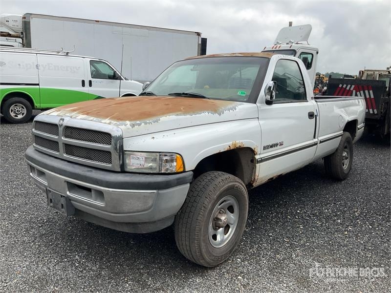 Fourgon utilitaire Dodge Ram 1500 — occasion 1997