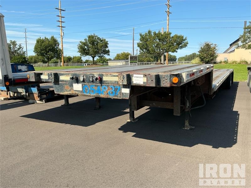 Fontaine 48 ft T/A Spread Axle Step Deck Trailer