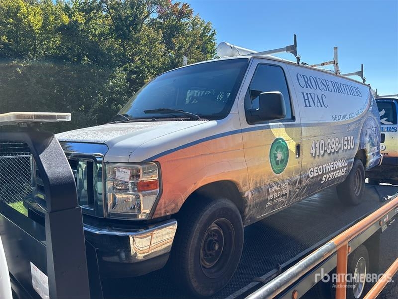 Fourgon utilitaire Ford E-350 — occasion 2013