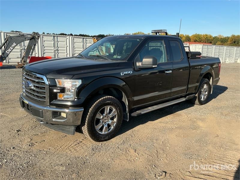 Fourgon utilitaire Ford F-150 XLT 4x4 Extended Cab Pickup — occasion 2017