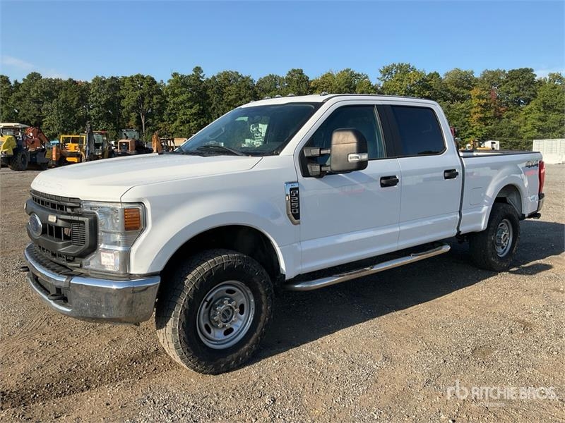Fourgon utilitaire Ford F-250 4x4 Crew Cab Pickup — occasion 2021