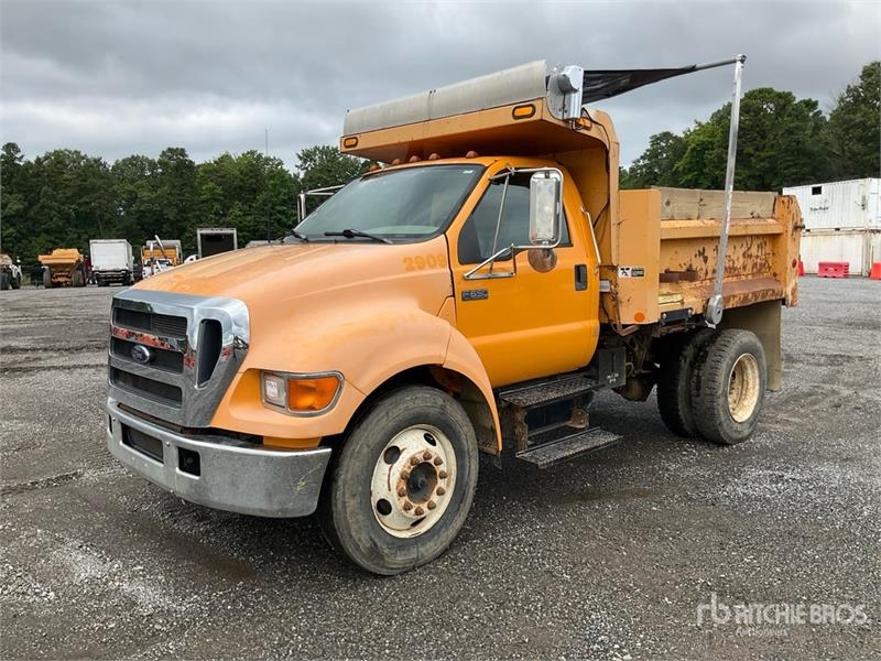 Camion benne Ford F-650 — occasion 2006, 108 439 h