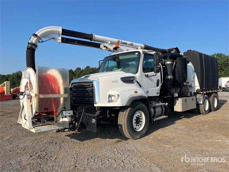 Freightliner 114SD