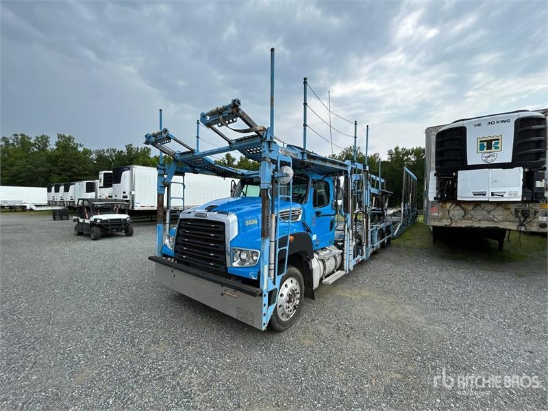 Freightliner 114SD