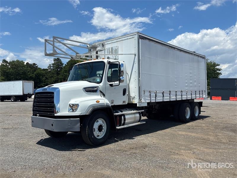 Freightliner 114SD