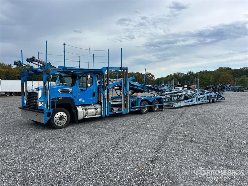 Camion porte-engins Freightliner 114SD 6x4 Car Carrier — occasion 2015