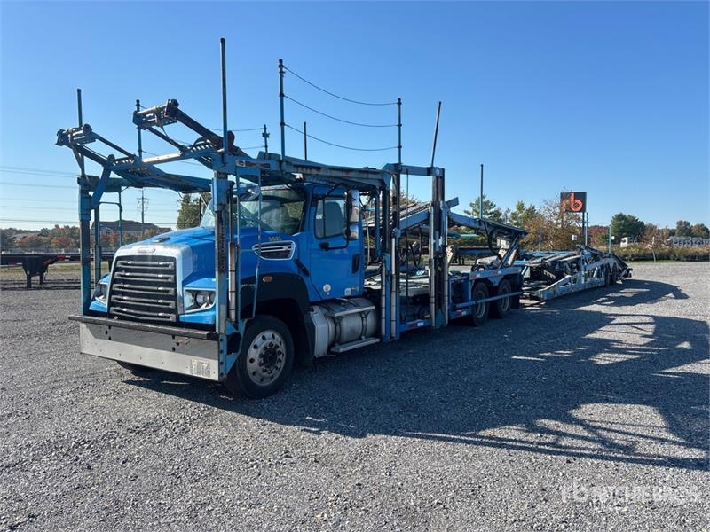 Camion porte-engins Freightliner 114SD 6x4 Car Carrier — occasion 2015