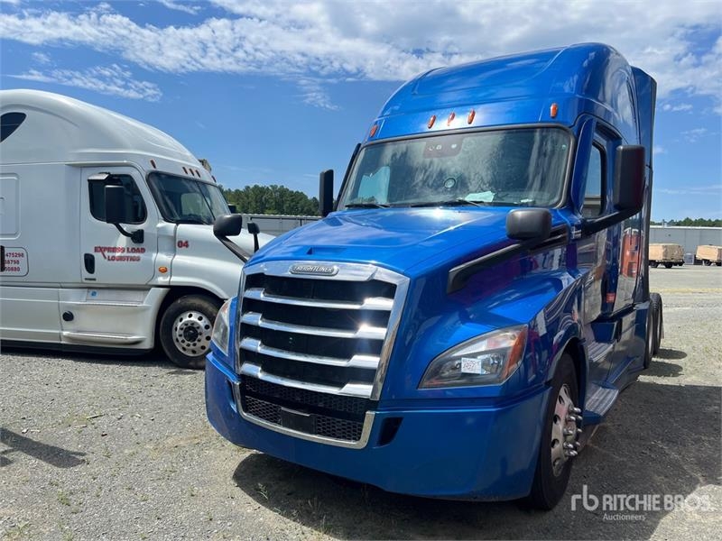 Freightliner Cascadia 126