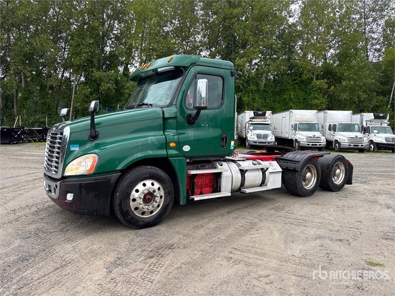 Tracteur routier Freightliner Cascadia 125 — occasion 2013