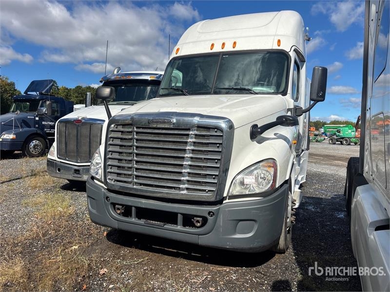 Tracteur routier Freightliner Cascadia 125 6x4 T/A Sleeper (Inoper — occasion 2014