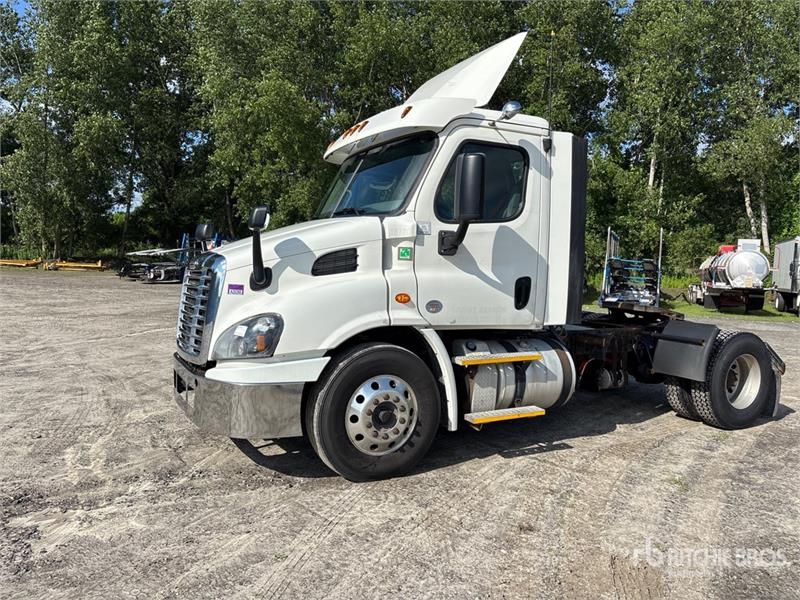 Tracteur routier Freightliner Cascadia 113 — occasion 2017