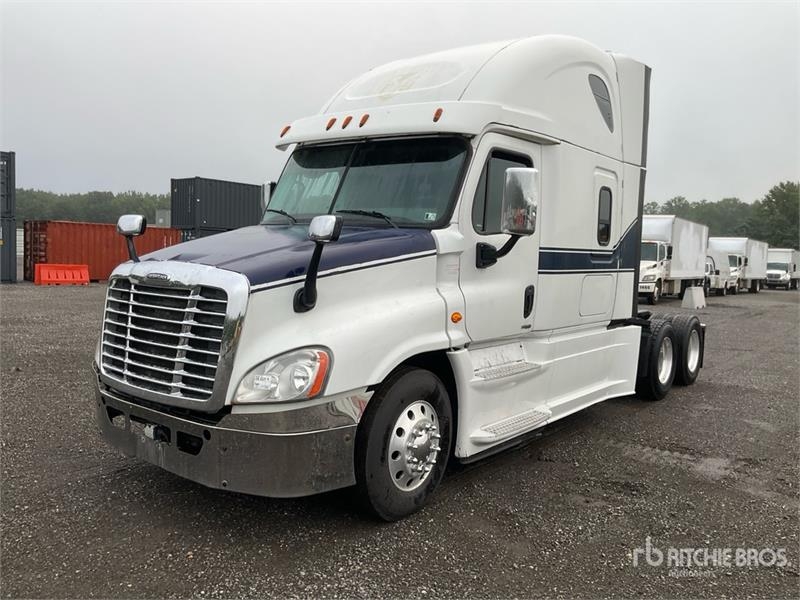 Tracteur routier Freightliner Cascadia 125 6x4 T/A Sleeper — occasion 2017