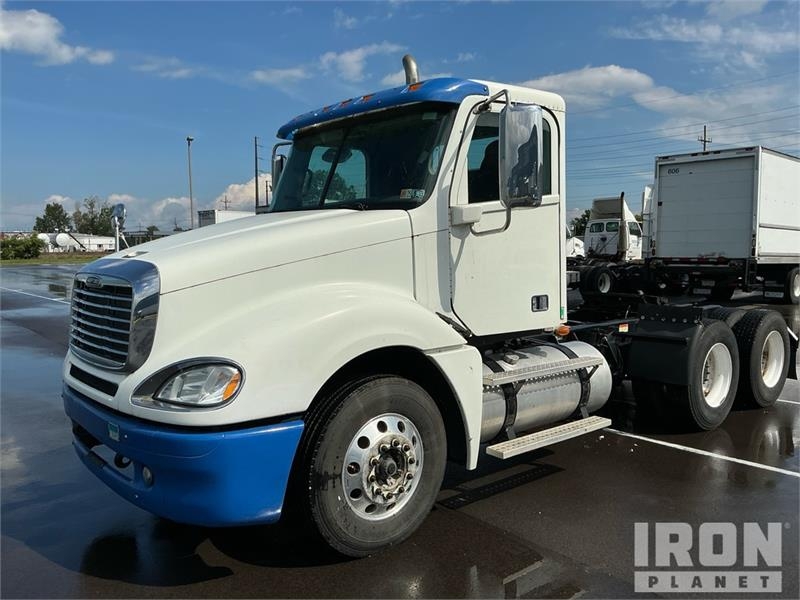 Freightliner Columbia 120
