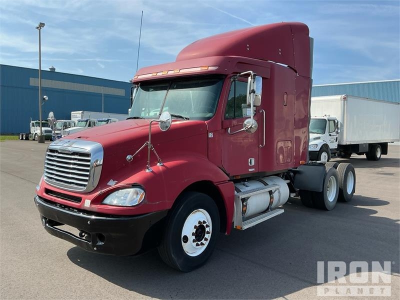 Tracteur routier Freightliner Columbia 120 — occasion 2003