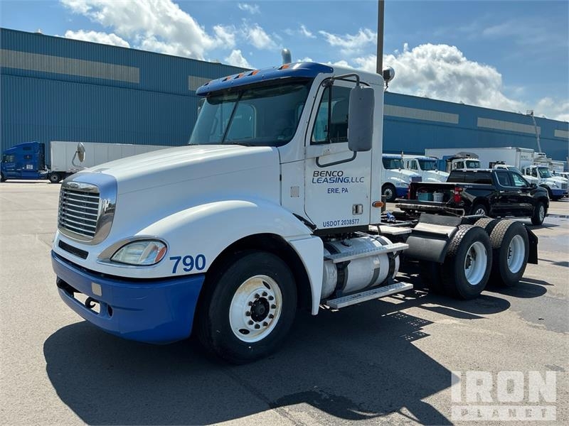 Freightliner Columbia 120