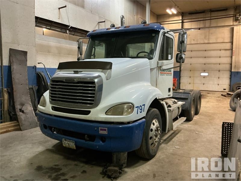 Freightliner Columbia 112