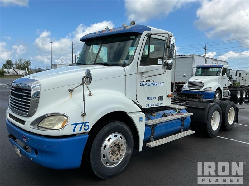 Freightliner Columbia 120