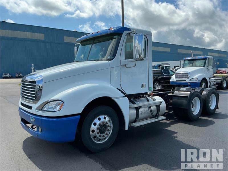 Freightliner Columbia 120