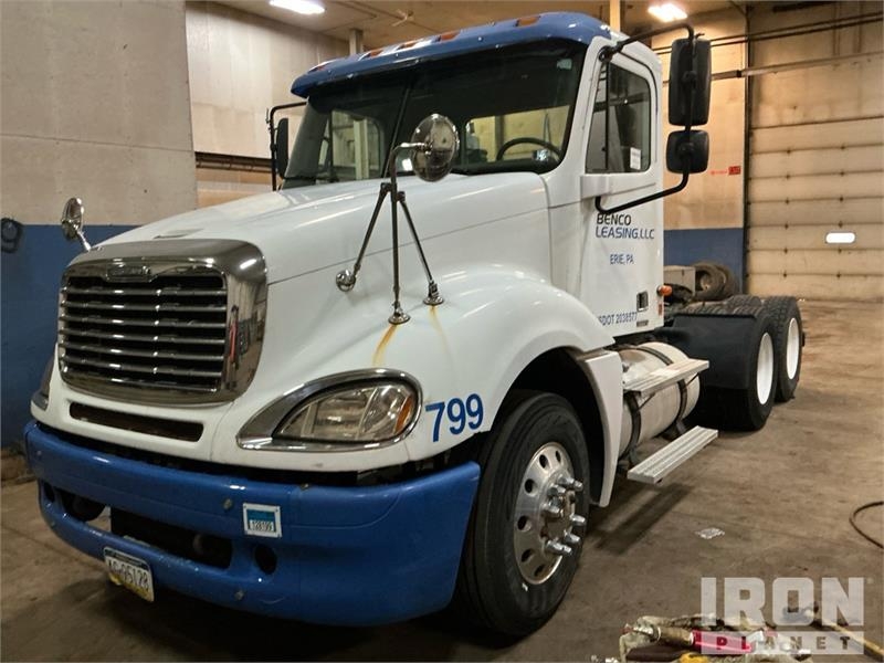 Freightliner Columbia 120